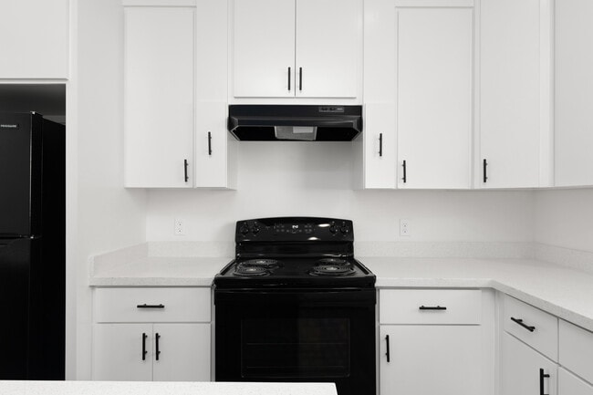 Building Photo - 405 Lion's Villa AV