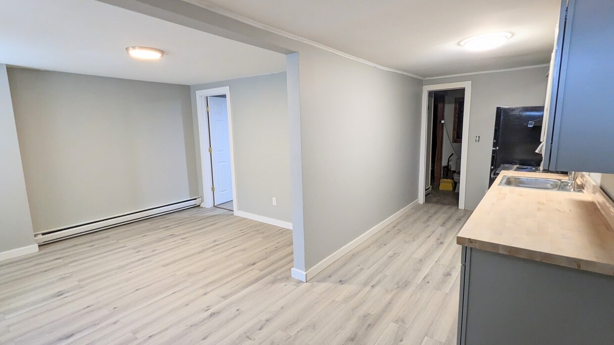 Building Photo - 594 4th St