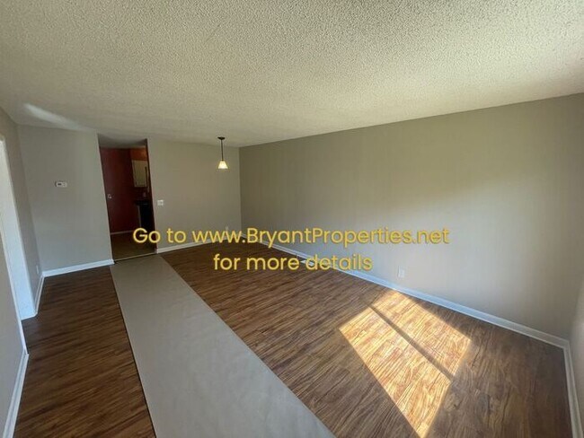 Building Photo - 735-B Linden Green - Hermitage, TN 37076
