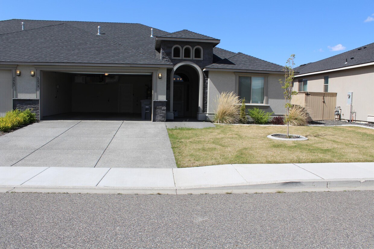 2473 Bramasole Dr Way, Richland, WA 99352 - Townhome Rentals in ...
