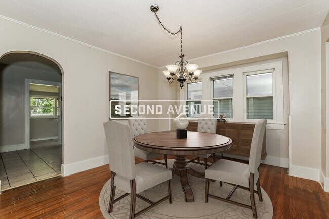Foto del edificio - 2536 E 17th ST