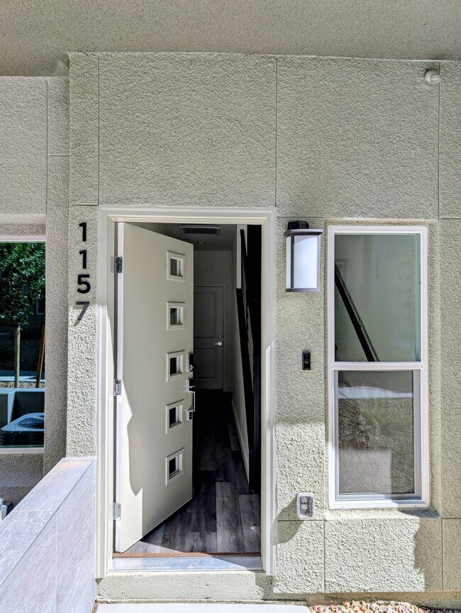 Foto del edificio - 1157 Blossom Point St