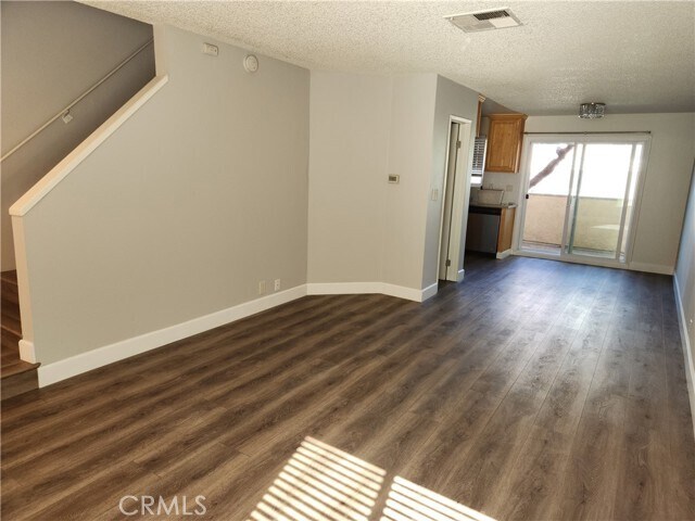 Foto del edificio - 839 E 9th St