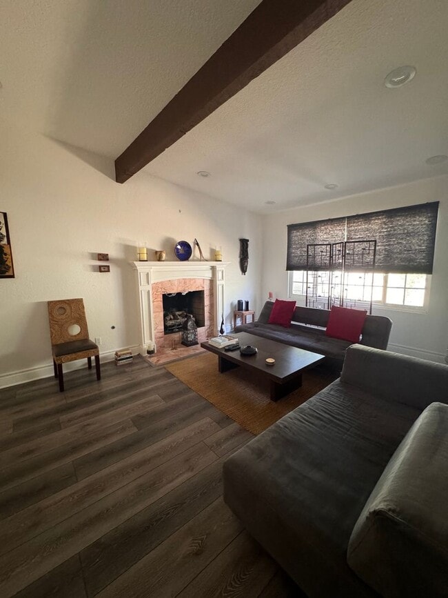 Building Photo - BEAUTIFULLY Updated Home with Pool+ Modern...