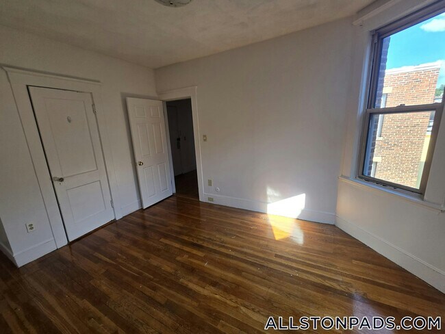 Foto del edificio - 11 Scottfield Rd