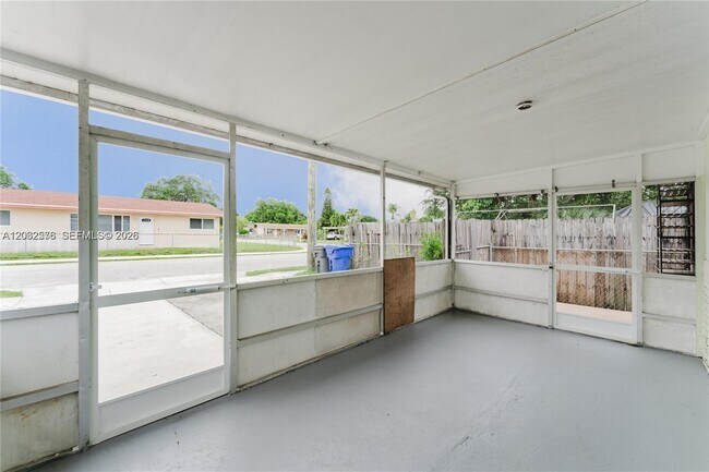 Foto del edificio - 5737 Grant St