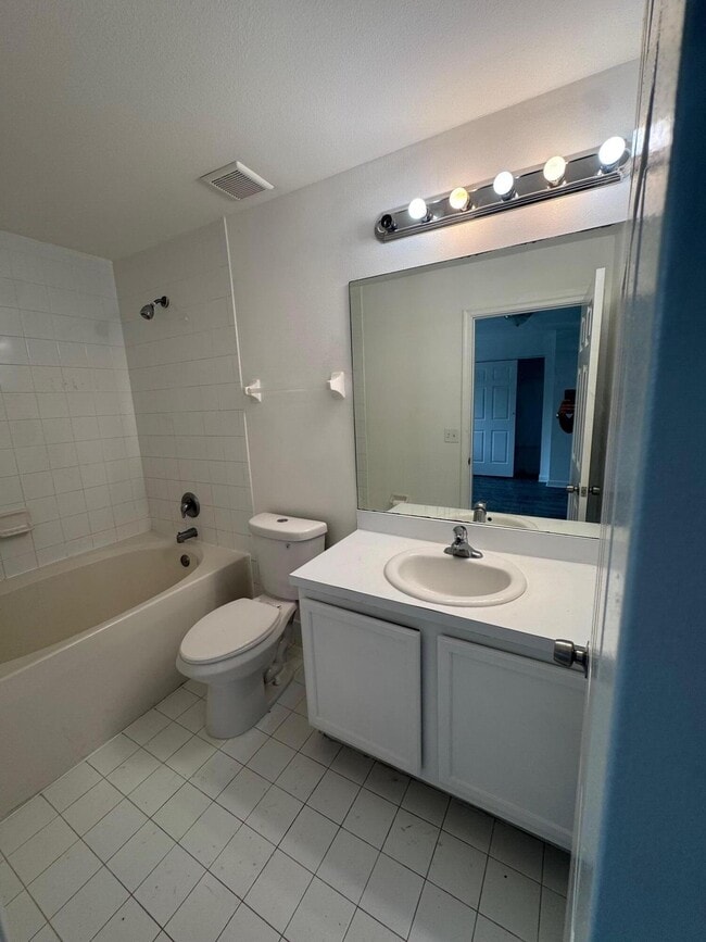 Building Photo - 1145 Colonial Palms Way