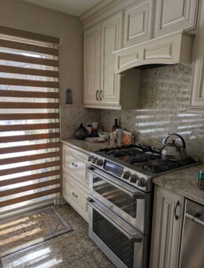 Foto del edificio - 47 Eton Ct