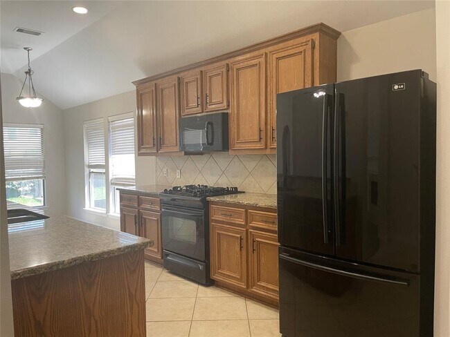 Building Photo - 25623 Oakstone Park Dr