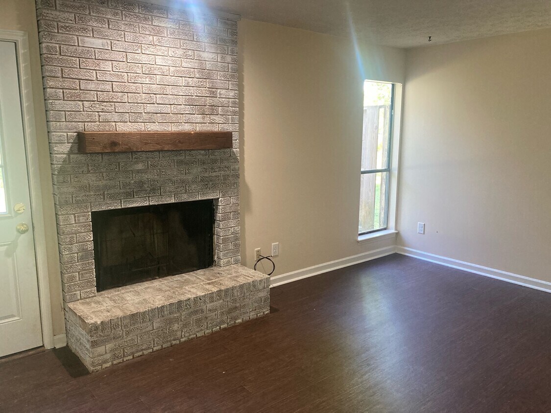 807 E Magnolia Ave, Auburn, AL 36830 Townhome Rentals in Auburn AL