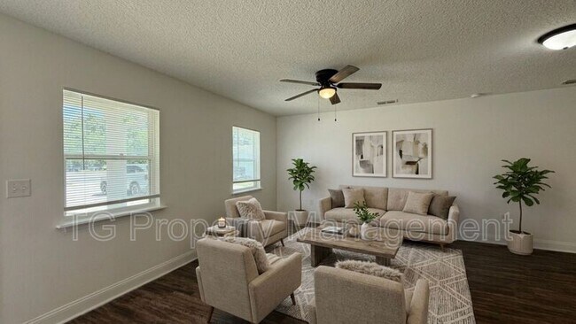 Foto del edificio - 1756 Lane Ave S