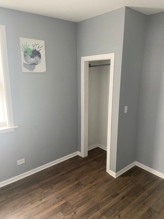 Building Photo - 5417 S Damen Ave