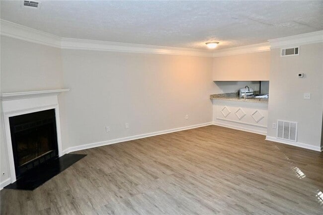 Building Photo - 1851 Grant Ct