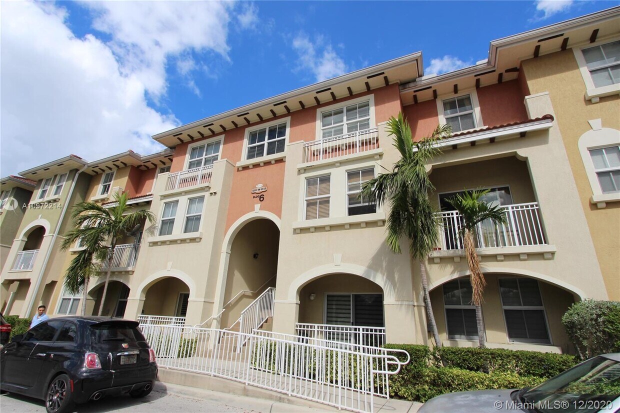 10885 NW 89th Terrace Unit 221, Doral, FL 33178 Condo for Rent in