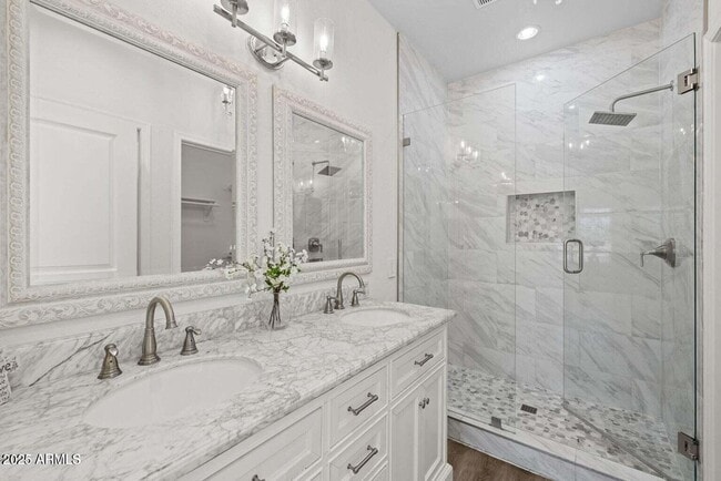 Foto del edificio - 7762 E Boston St