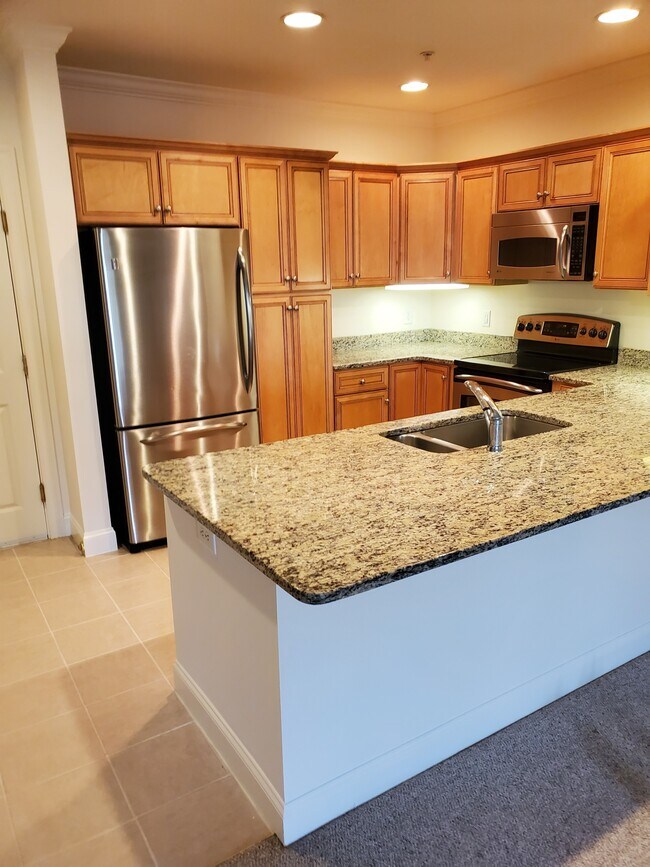 Kitchen - 1310 Emerald Ct