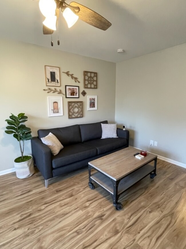 Foto del edificio - 2727 Highland Ave