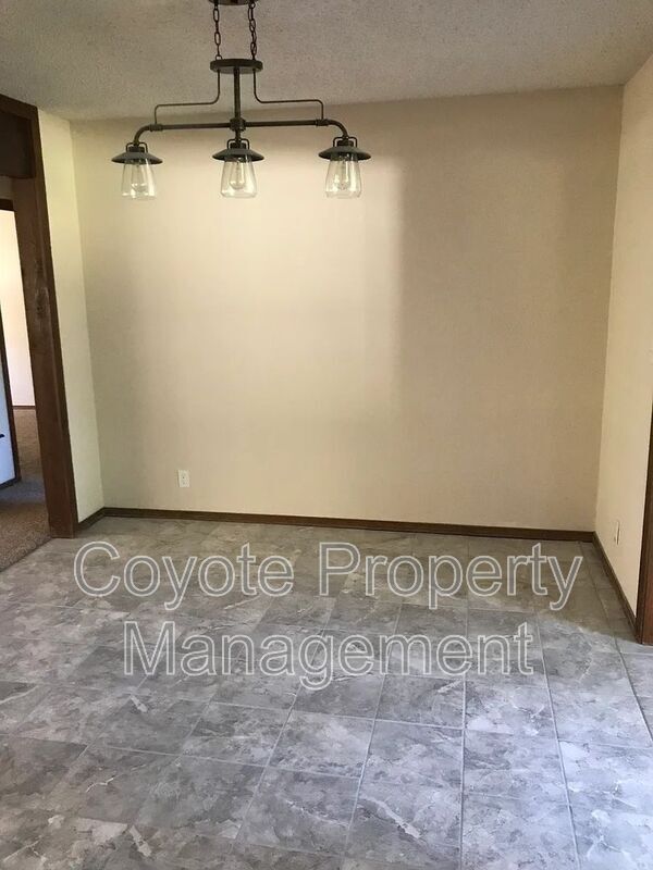 Foto del edificio - 36335 Pine Hill Rd