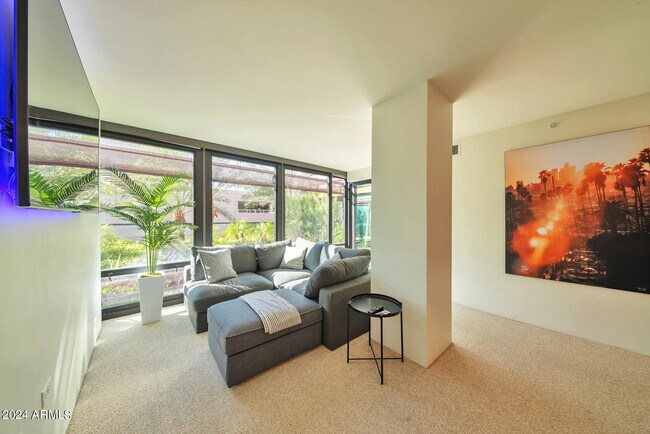Foto del edificio - 4808 N 24th St