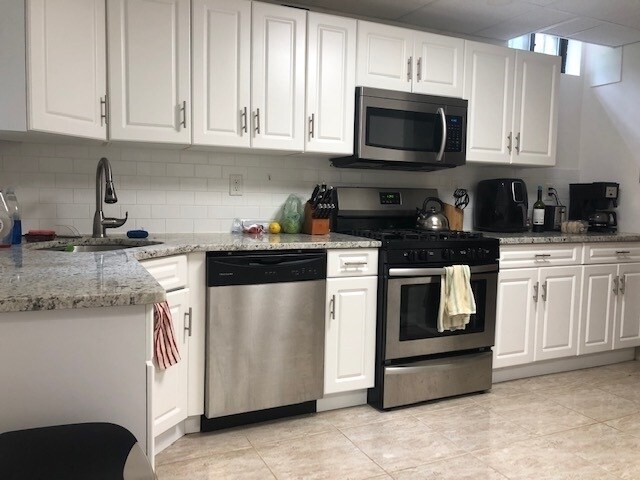 Building Photo - 809 Hudson St