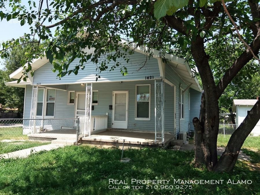 Primary Photo - 1421 Leal St