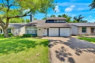 Building Photo - 9731 Meadowheath Dr