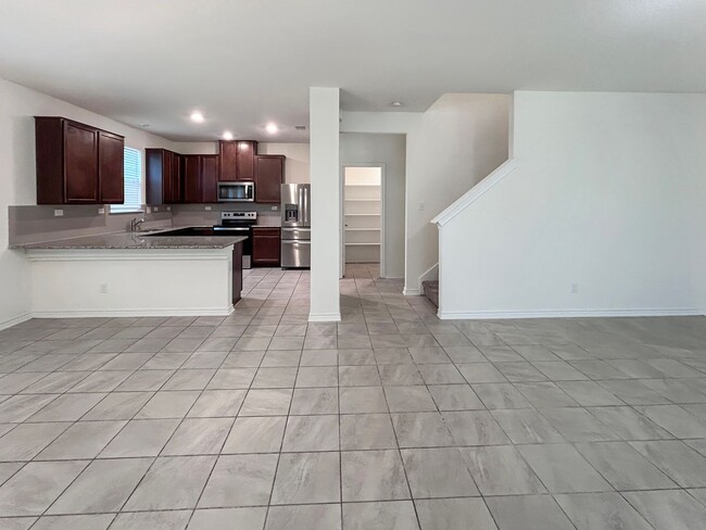 Foto del edificio - Open-Concept Converse Home with Loft + Covered Patio