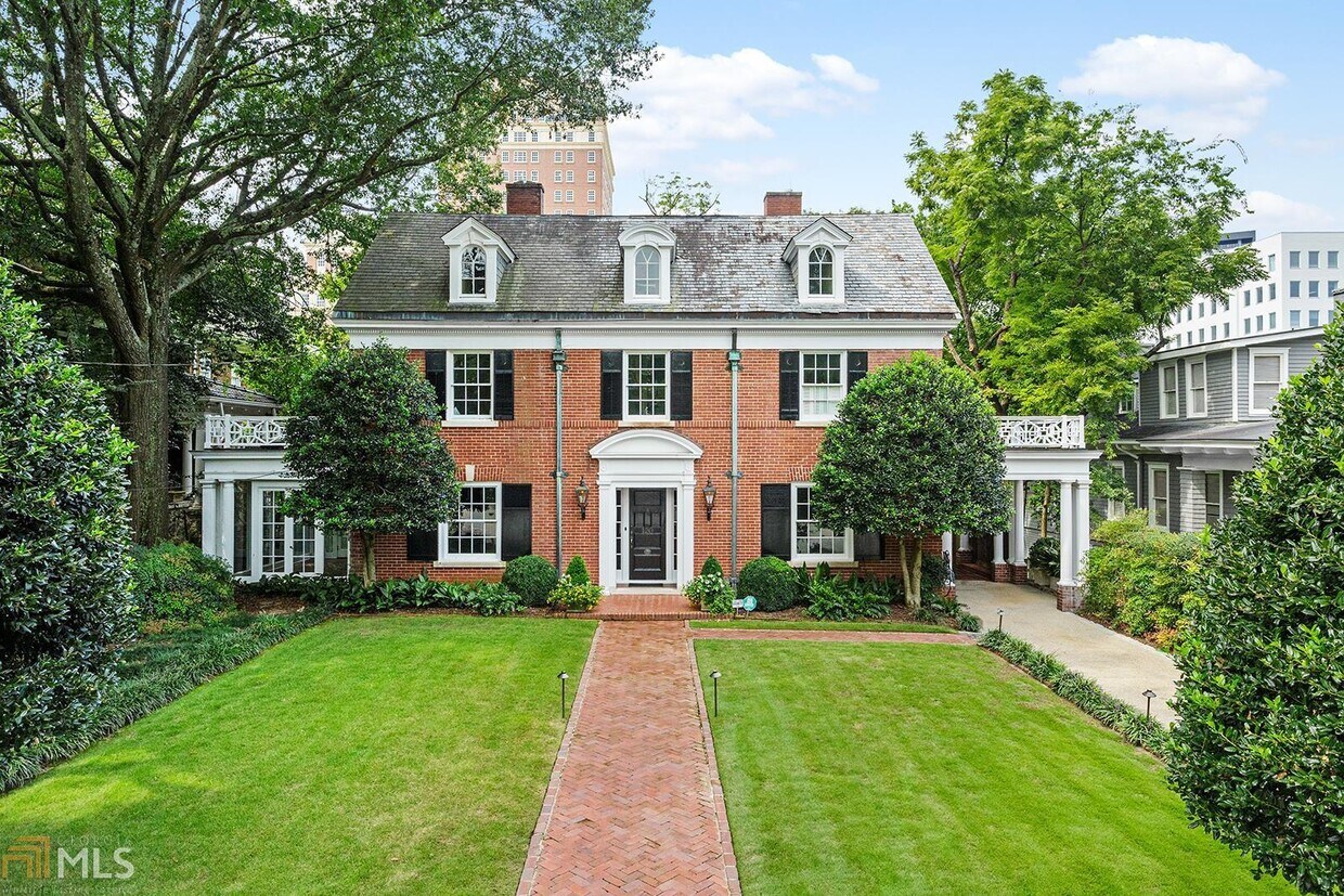 Primary Photo - 120 Peachtree Cir NE