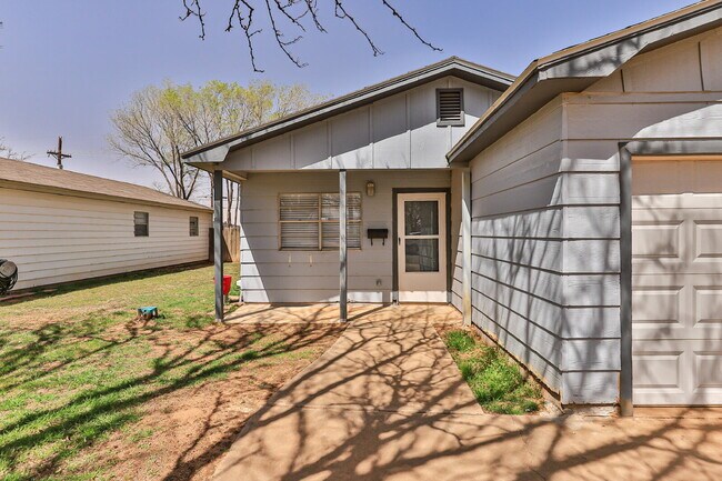 Foto del edificio - Cute 3 Bedroom 1 bathroom Home
