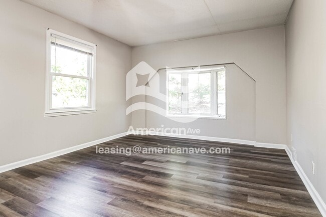 Building Photo - 205 Reseda Dr