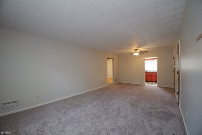 Foto del edificio - 2 br, 1 bath Apartment - 408 Lindsay Ct