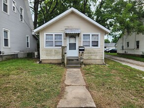 Building Photo - 612 W Nichols St