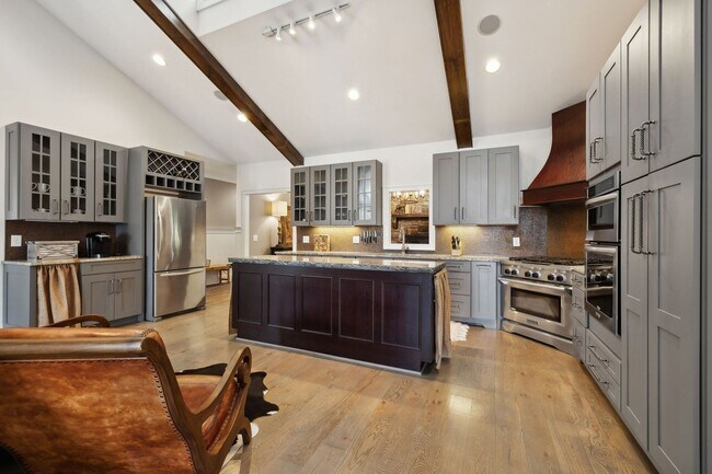Building Photo - FULLY FURNISHED, SINGLE-FAMILY HOME IN NOR...