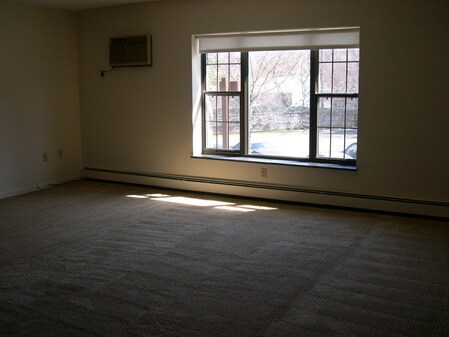 Primary Photo - 16 Beaconwood Rd