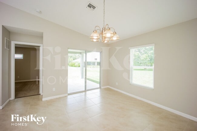 Building Photo - 154 NW Curtis St