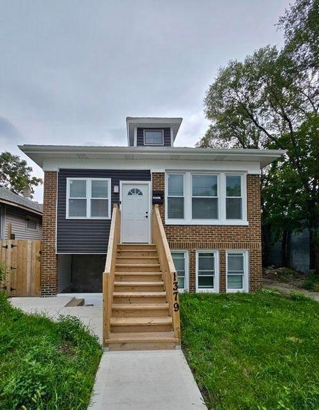Building Photo - 1379 Roosevelt Pl