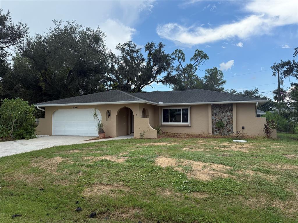 Foto principal - 21300 Washburn Ave