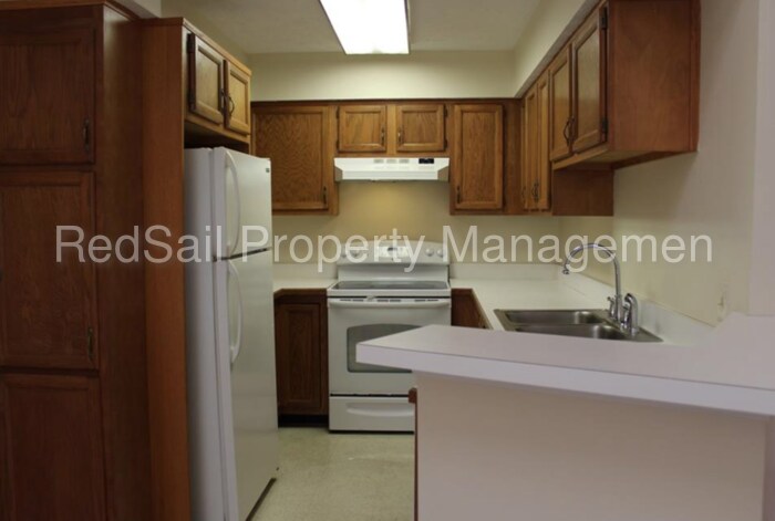 Foto del edificio - 740 Brookside Dr
