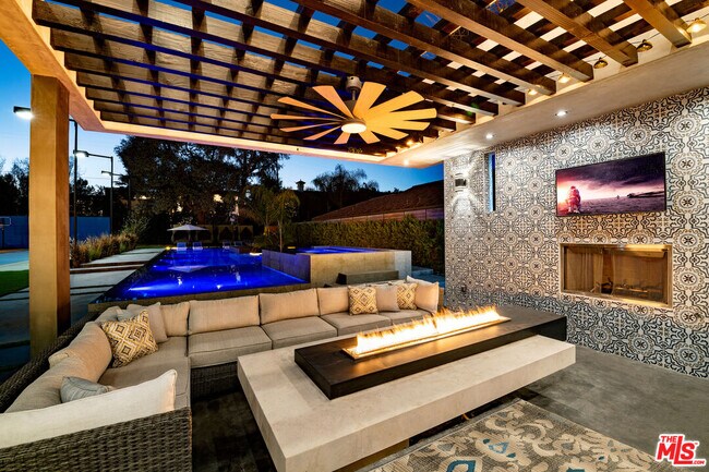 Foto del edificio - 5415 AMESTOY Ave