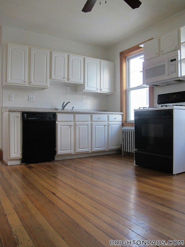 Building Photo - 45 Litchfield St
