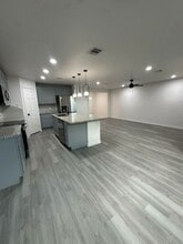 Building Photo - 15565 Kurt Dr