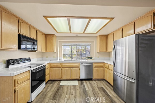 Foto del edificio - 30340 Channel Way Dr