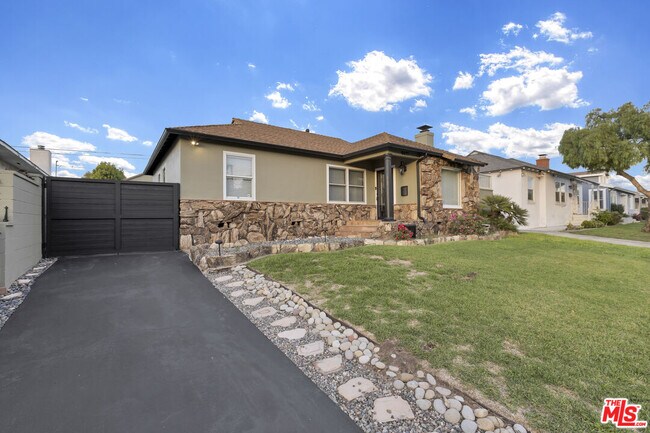 Foto del edificio - 6677 W 88th St