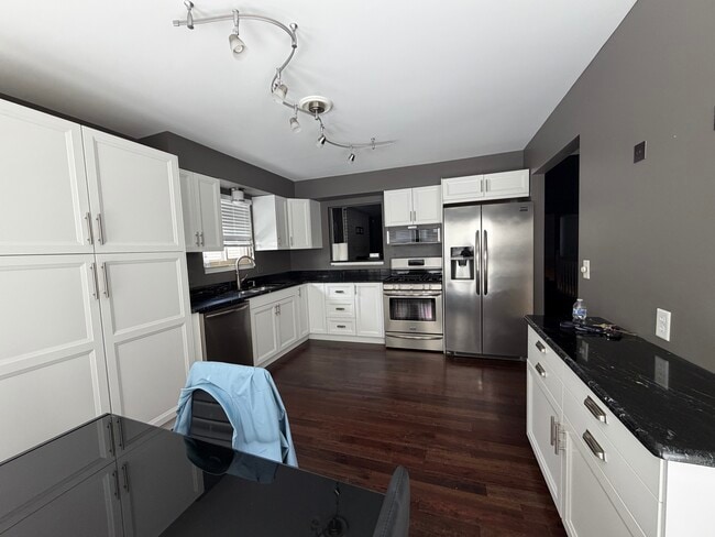 Foto del edificio - 15183 Raphael Terrace