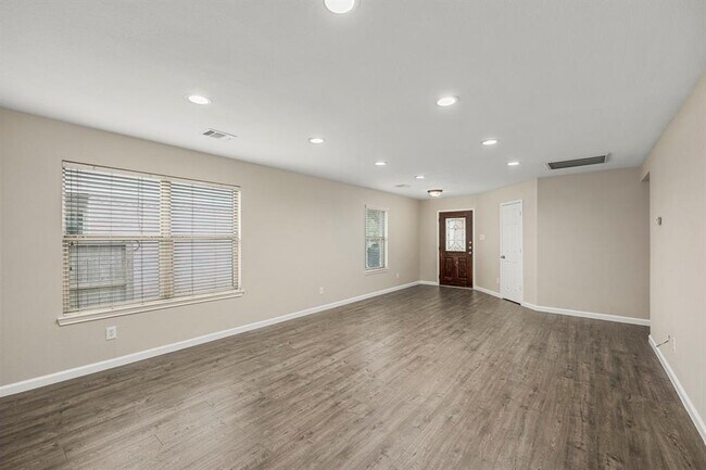 Building Photo - 16218 Cole Bridge Ln