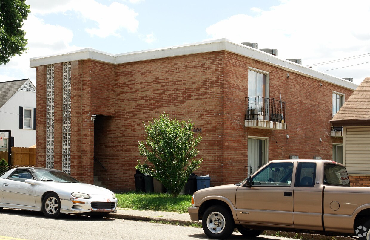 Building Photo - 604 Main Ave