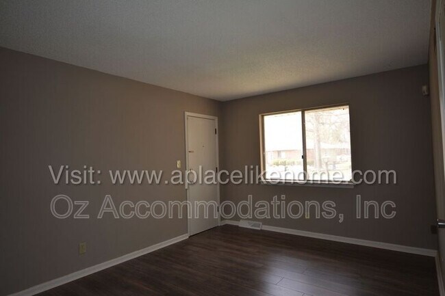 Building Photo - 1605 N 63 Pl