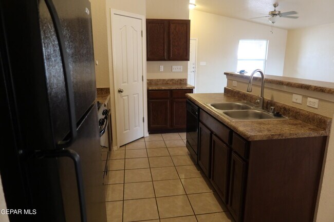 Foto del edificio - 7325 Brick Dust St