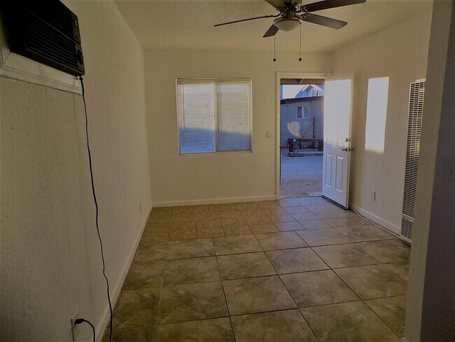 Sala de estar - 27066 20 Mule Team Rd