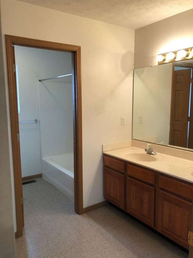 Foto del edificio - 2747-51 Wyndham Ct West Lafayette, IN 47906